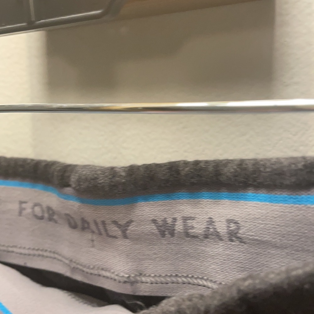 Mack Weldon sweats men's medium. Grey.
